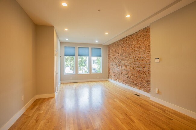 Foto del edificio - Lovely 3 BR/3.5 BA Townhome in Trinidad!