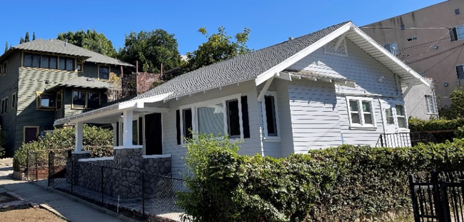 Building Photo - 2510 Elsinore St