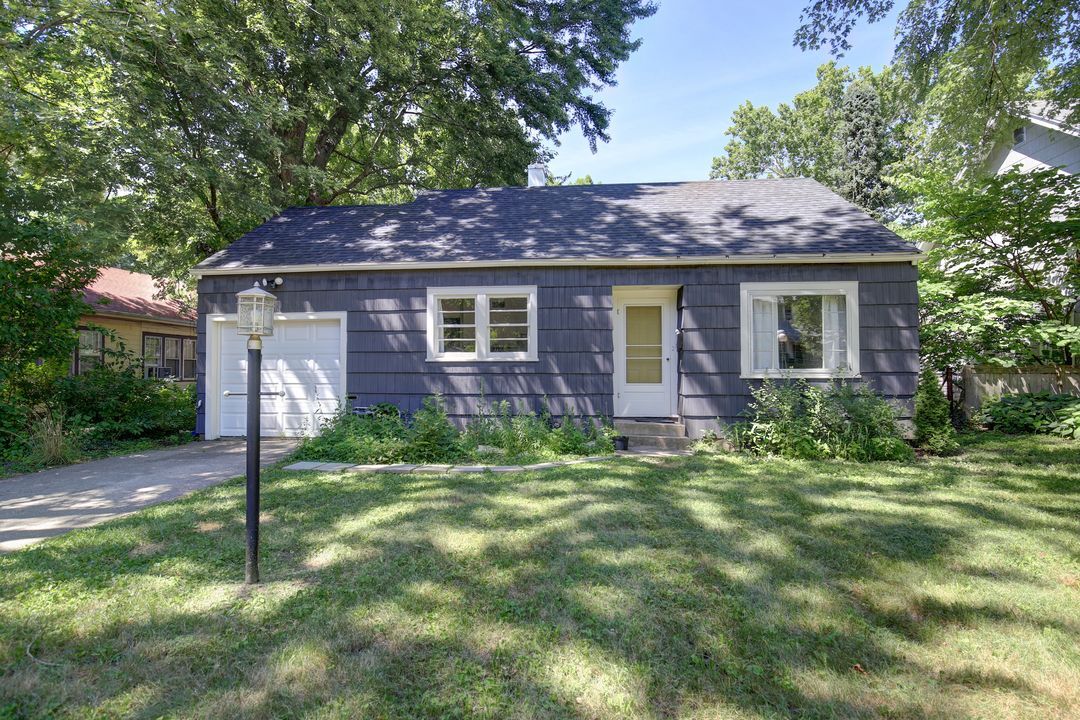 Front View - 1512 W Park Ave
