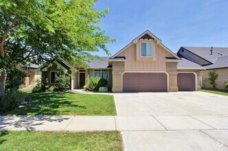 Building Photo - 370 S Schober Lp