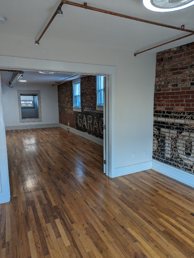 Building Photo - 625 S Union Ave