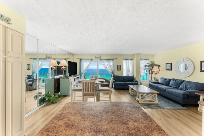 Foto del edificio - 8743 Thomas Dr