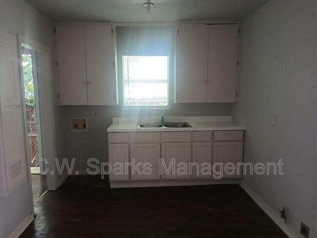Foto del edificio - 2309 Idaho Ave