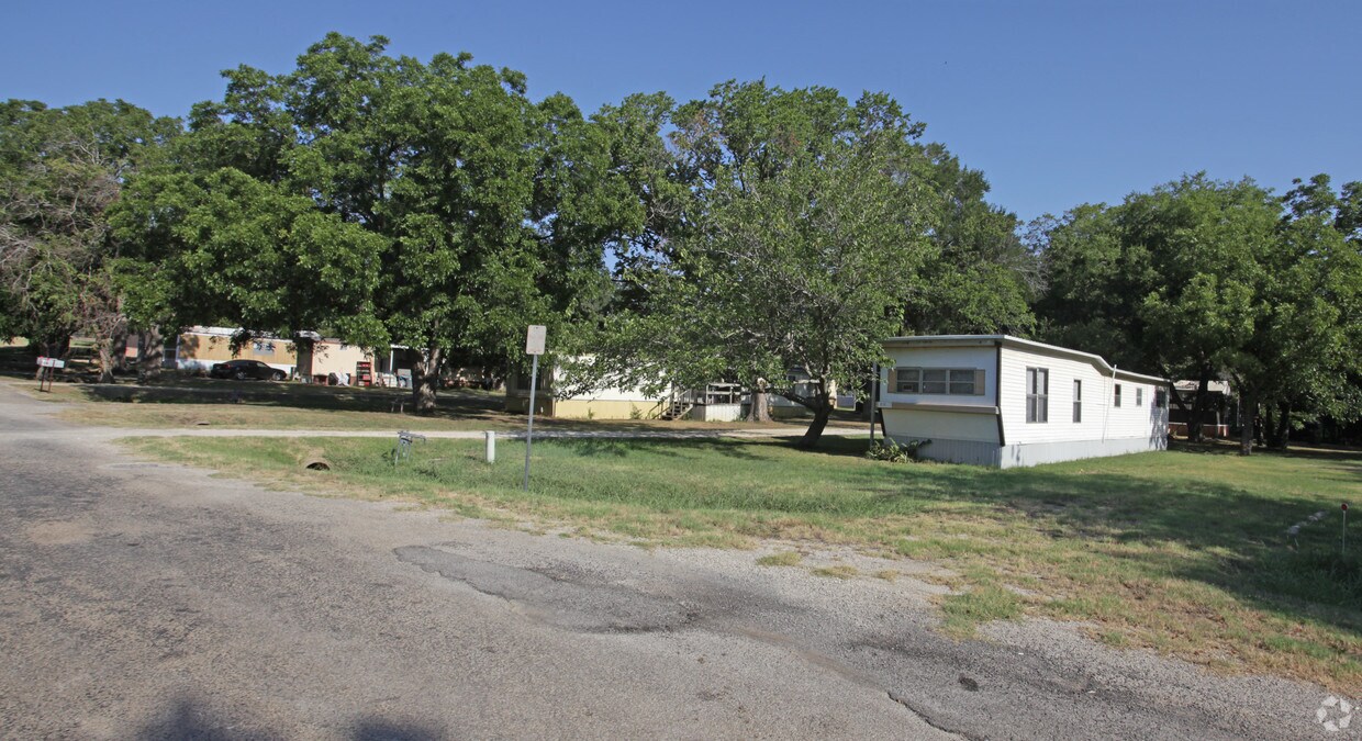 Building Photo - 2105 Rustling Elm St