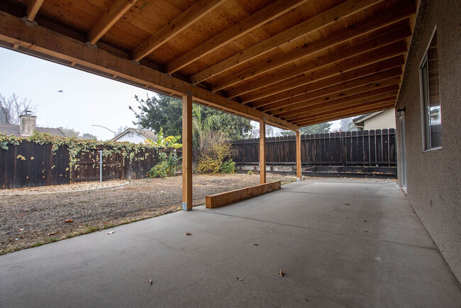 Building Photo - 1374 Ranch House St