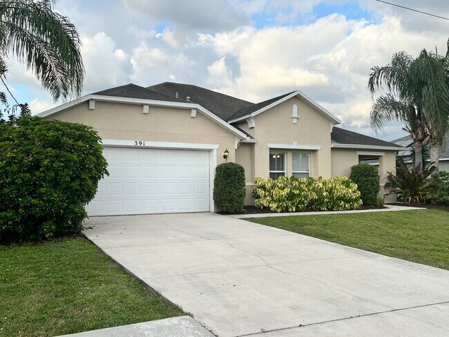 Foto del edificio - 391 SW Millard Dr