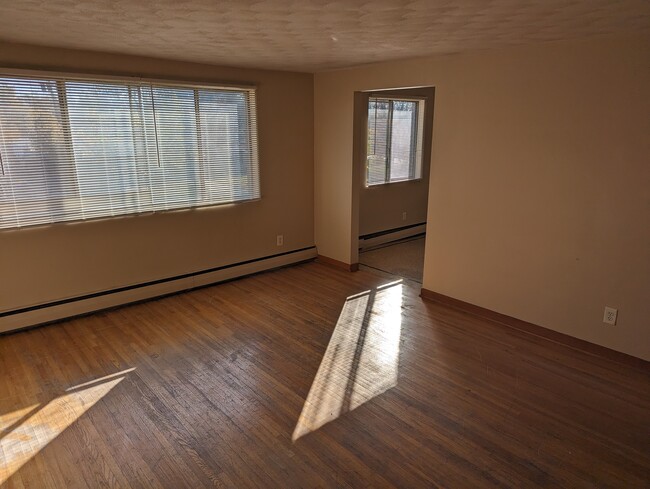 Building Photo - 792 Parkhurst Blvd