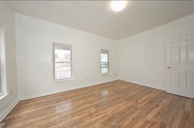 Foto del edificio - 222 Howard Ave