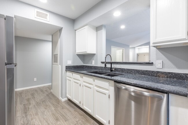 Foto del edificio - 14600 Fonmeadow Dr