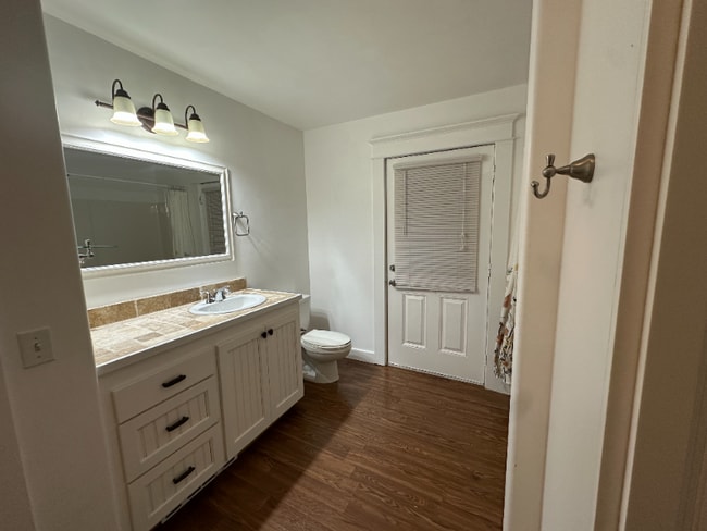 Building Photo - 401 Abby Rd