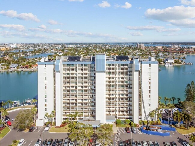 Foto del edificio - 9495 Blind Pass Rd