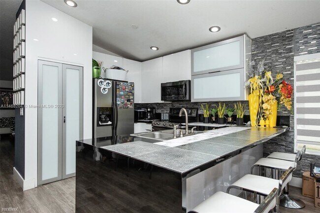 Foto del edificio - 3 br, 2 bath House - 4625 SW 125th Ln