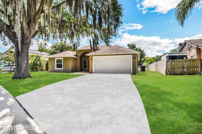 Building Photo - 3 br, 2 bath House - 327 BLUE BAYOU DR