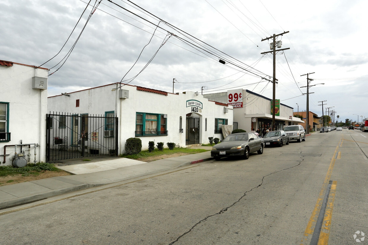 Building Photo - Ensign Court