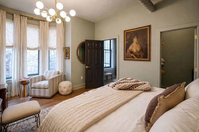 Foto del edificio - 124 W 9th St