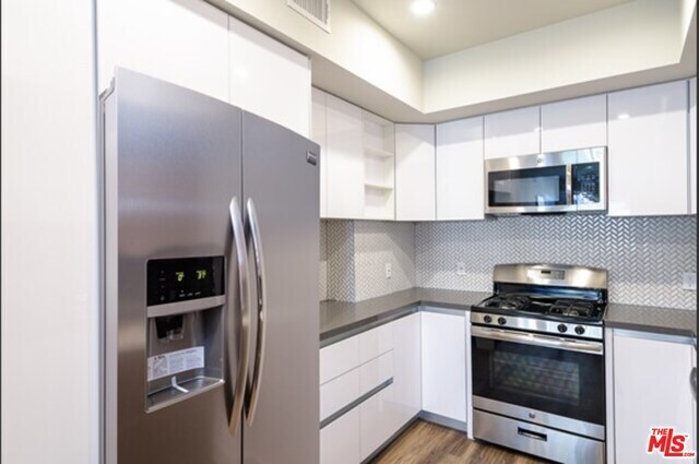 Building Photo - 838 N Hudson Ave