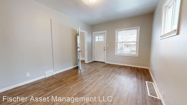 Building Photo - 3 br, 1 bath House - 2505 Tate Ave.