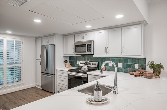 Foto del edificio - 14723 Barryknoll Ln