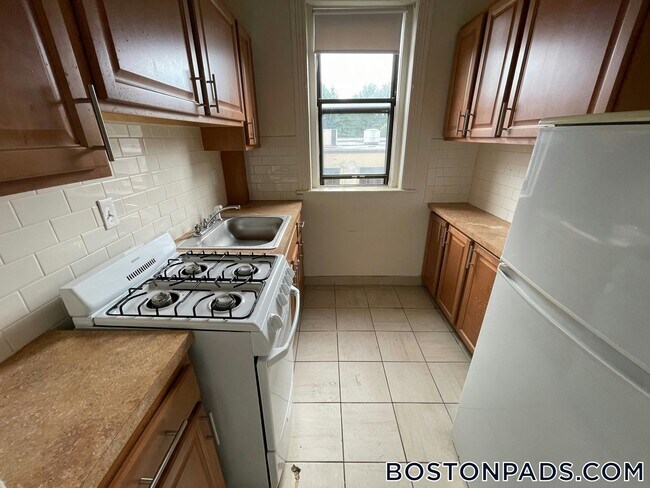 Building Photo - 1148 Commonwealth Ave