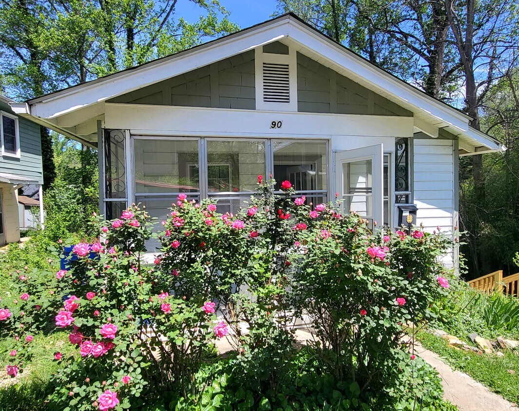 Foto principal - 90 Oakwood St