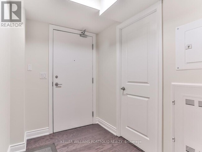 Photo du bâtiment - 760 Sheppard Ave W