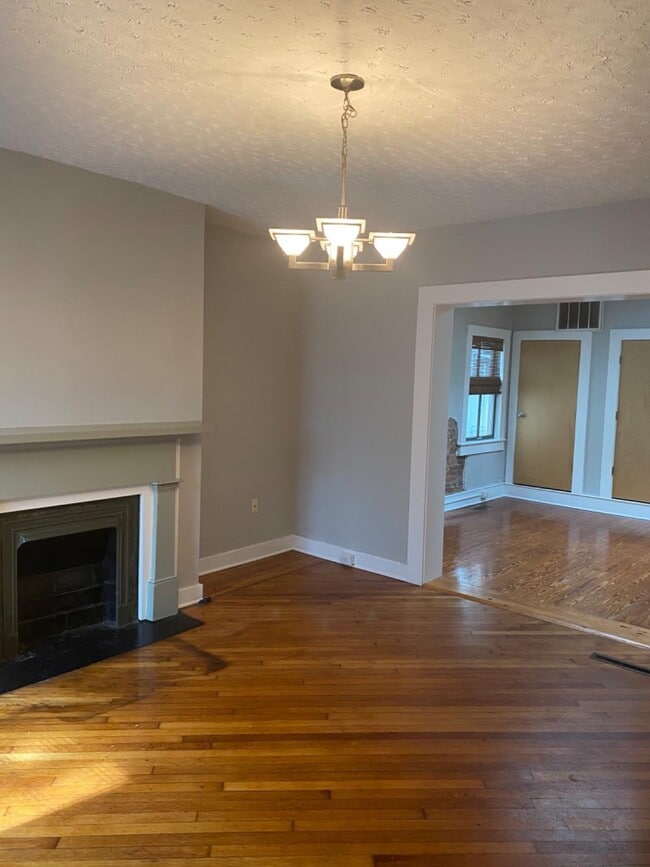 Building Photo - 423 Spring St