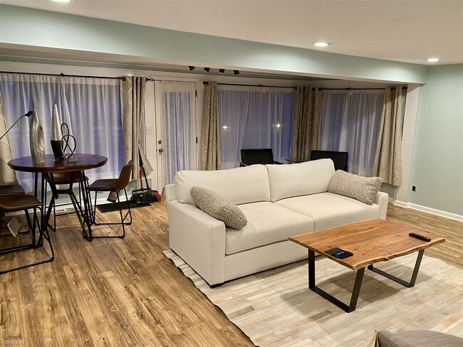 Building Photo - 2 br, 1 bath House - 6239 W Reynolds Rd