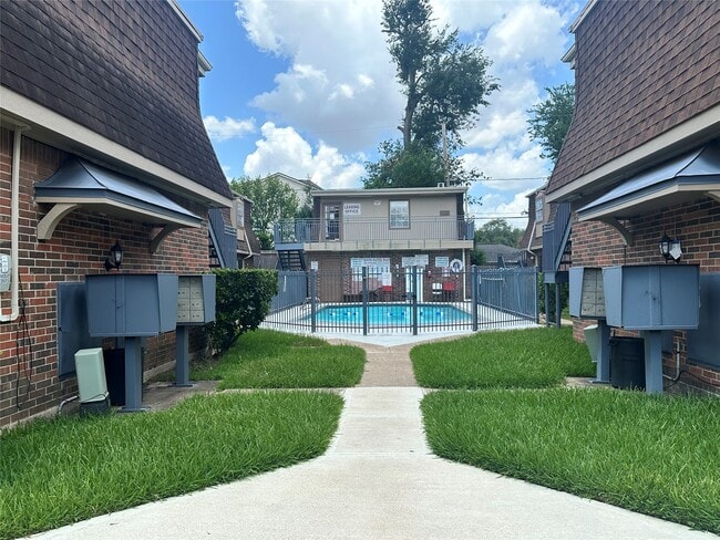 Building Photo - 1751 Moritz Dr