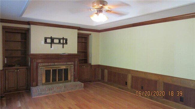 Building Photo - 740 Robinson Farms Dr
