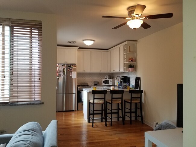 Foto del edificio - 515 W Wrightwood Ave