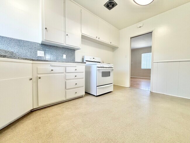 Building Photo - 5610 Gentry Ave Valley Village, CA 91607