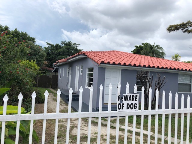 Primary Photo - 2620 NW 35th St