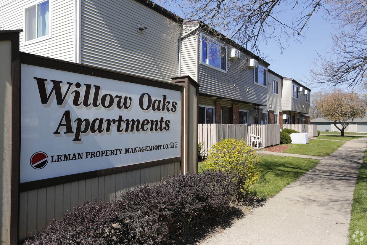 Foto principal - Willow Oaks Apartments