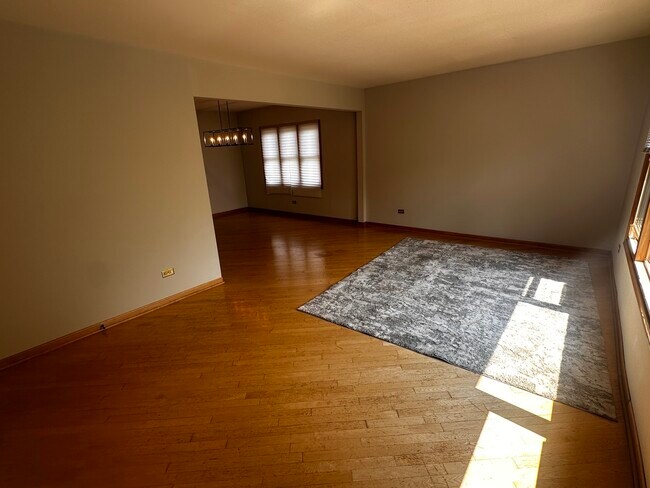 Foto del edificio - 6404 W Dakin St