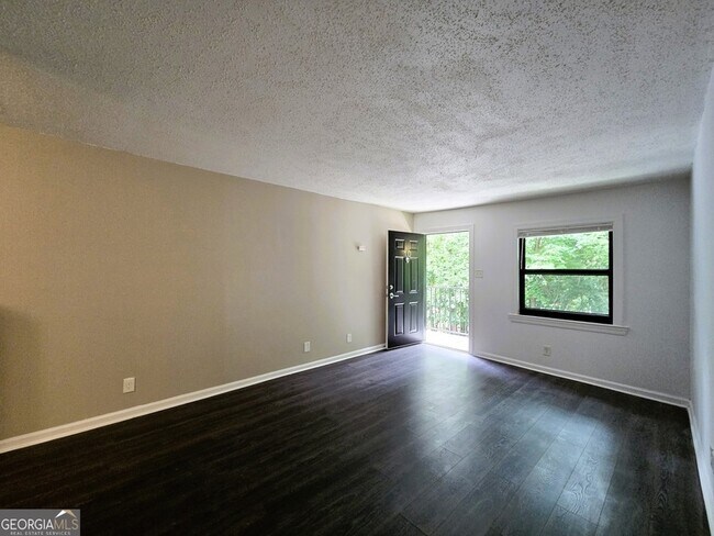 Foto del edificio - 3627 Forrest Park Rd SE