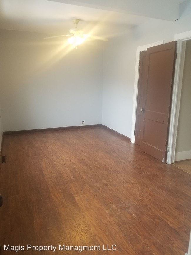 Building Photo - 1271 Kenmore Ave