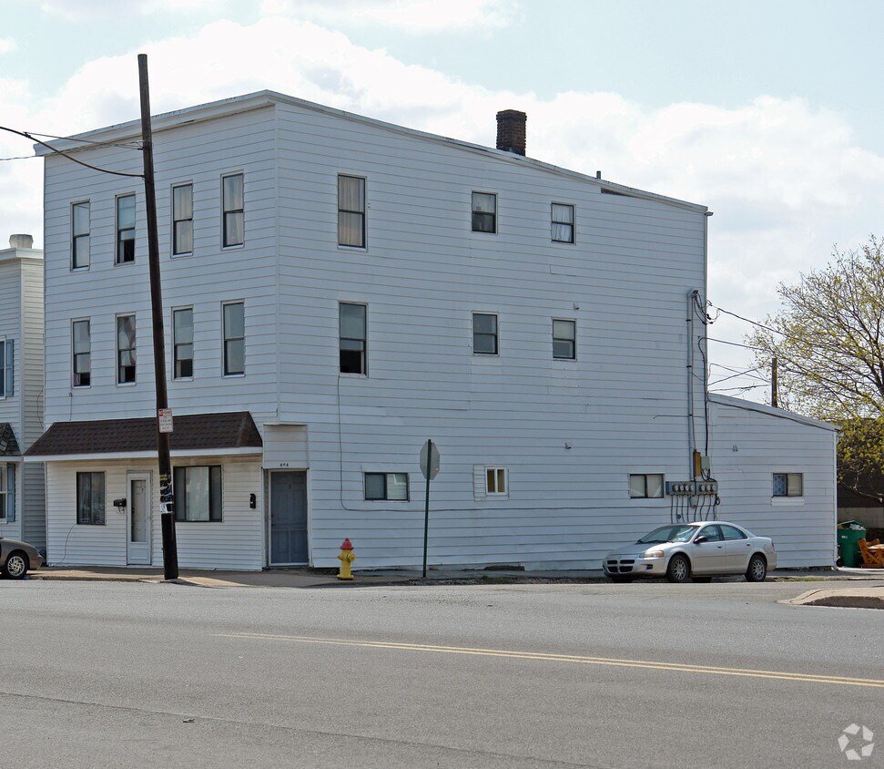 Foto principal - 404 S Poplar St