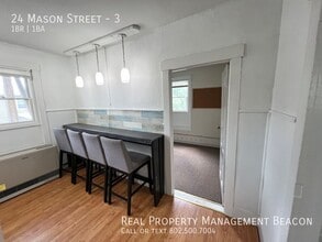 Building Photo - 24 Mason St