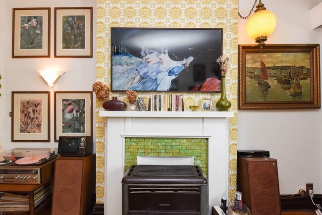 Building Photo - 2819 W Shakespeare Ave