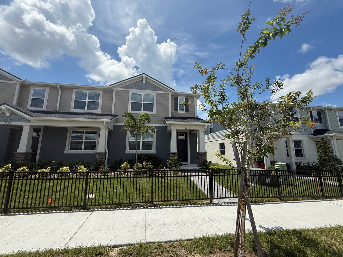 Foto principal - Brand New Townhome in Gardenia Reserve