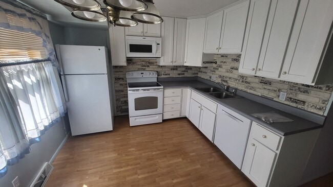 Building Photo - 4 bedroom 1.5 bath home North Side Springf...