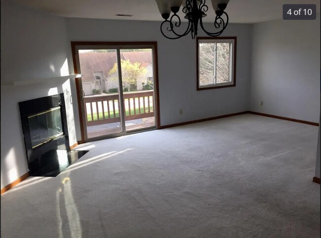 Foto del edificio - 5615 Baronswood Cir