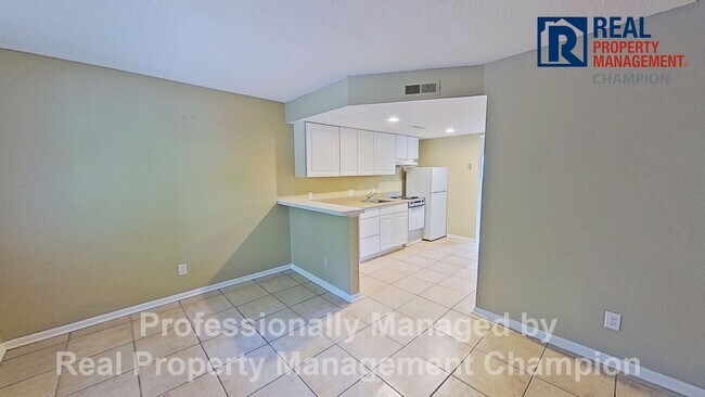Foto del edificio - Upper Level 1 BD/1 BA Condo Near UNCW