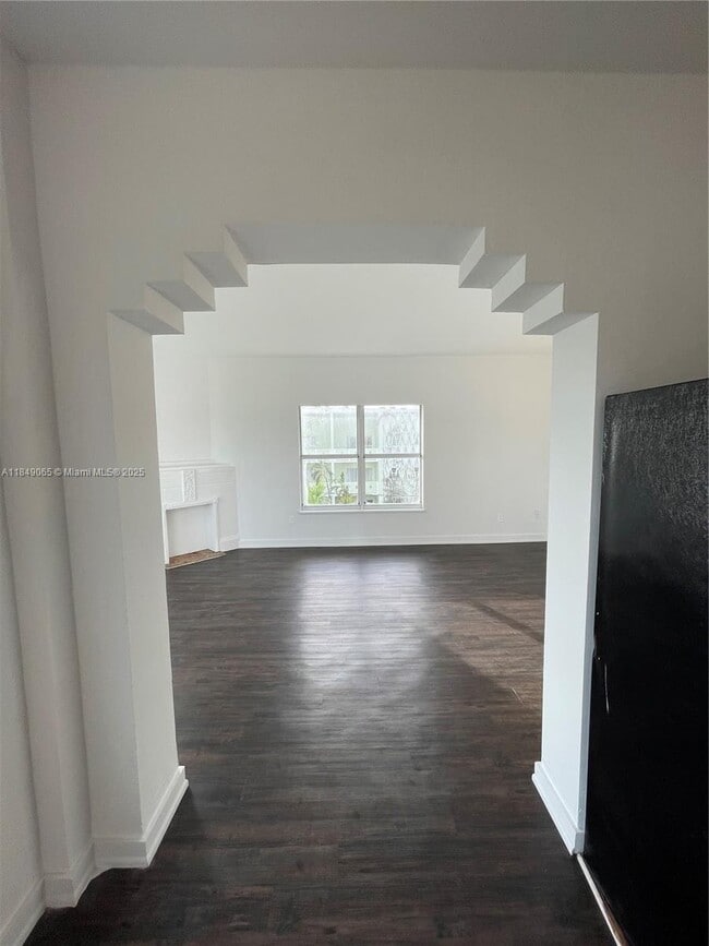 LIVING ROOM - 4035 N Meridian Ave