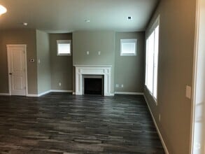 Building Photo - 10510 NE 103rd Ct