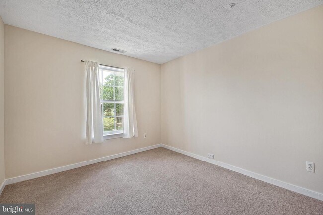 Building Photo - 2408 Forest Edge Ct