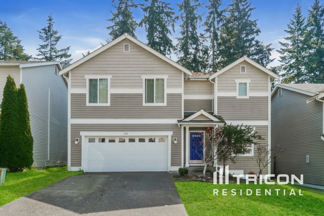 Foto principal - 1716 203rd St Ct E