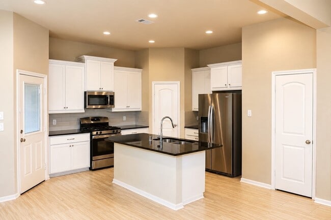 Building Photo - 5255 Pr Ter Ln