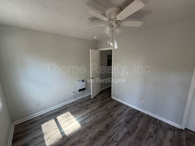 Building Photo - 1117 E Grand Ave