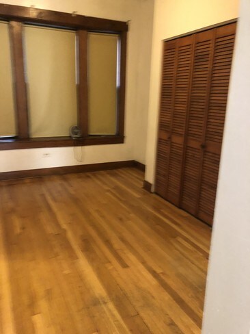 Dining room - 3836 N Wilton Ave